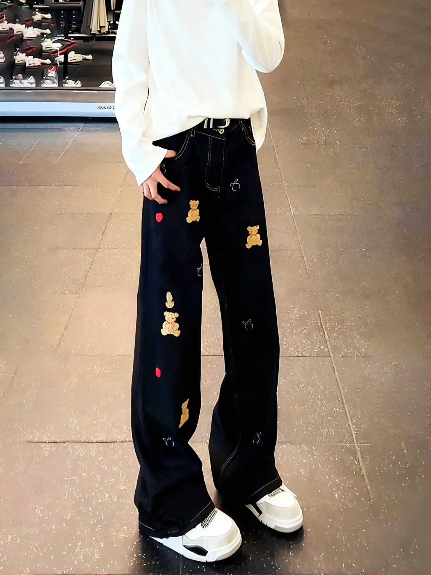 

Мужские джинсы с вышивкой медведя, широкие, прямого кроя, CleanFit, в американском стиле High Street, с легким расклешением, повседневная одежда