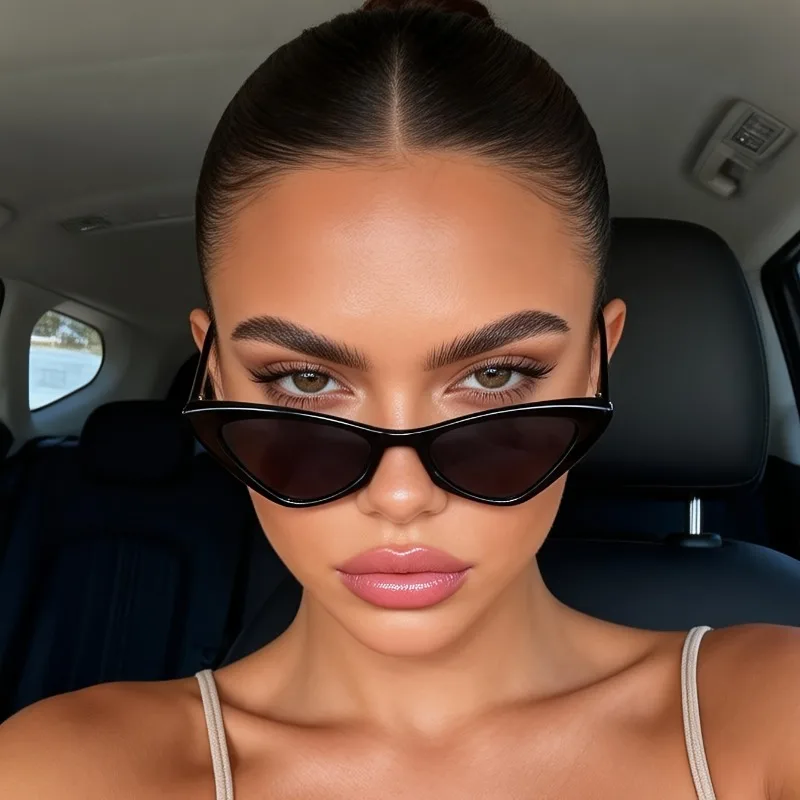 1pcs Unisex Vintage Minimalist Glasses, versatile for daily wear, vacation, outdoor travel and gifting.
