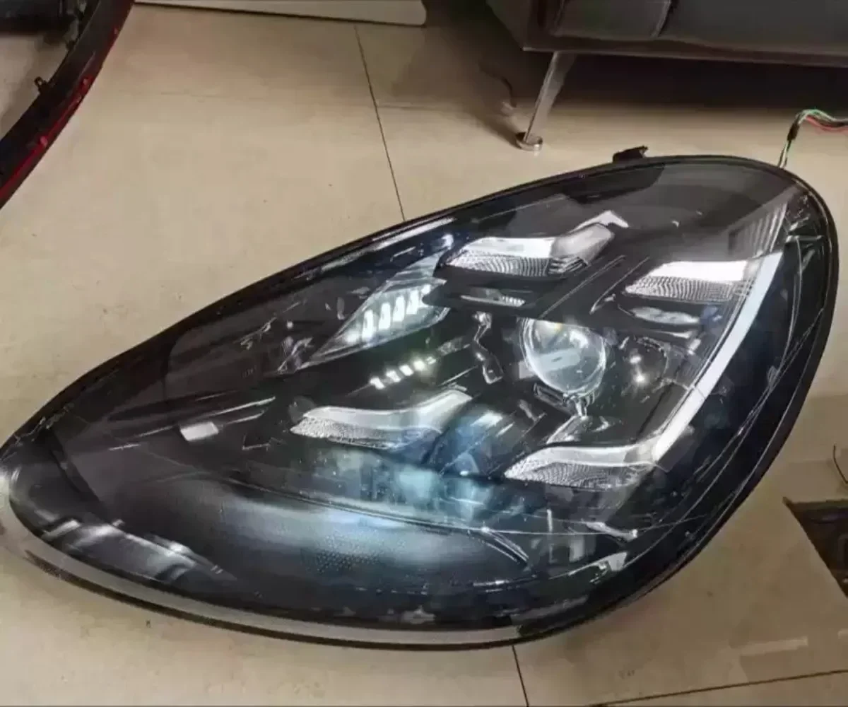 Car Headlight with Led Daytime Running DRL Head lamp Low High Beam Lens for Porsche Cayenne 11-14 upgrade 19