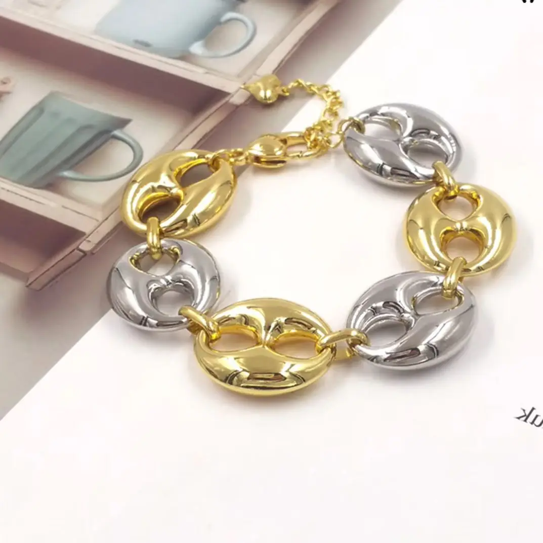 WT-JF377 Exquisite Cute Pig Nose Unisex Bracelet Fine Yellow Brass And Silver Interval Charms Design 20cm Adjustable Bangle