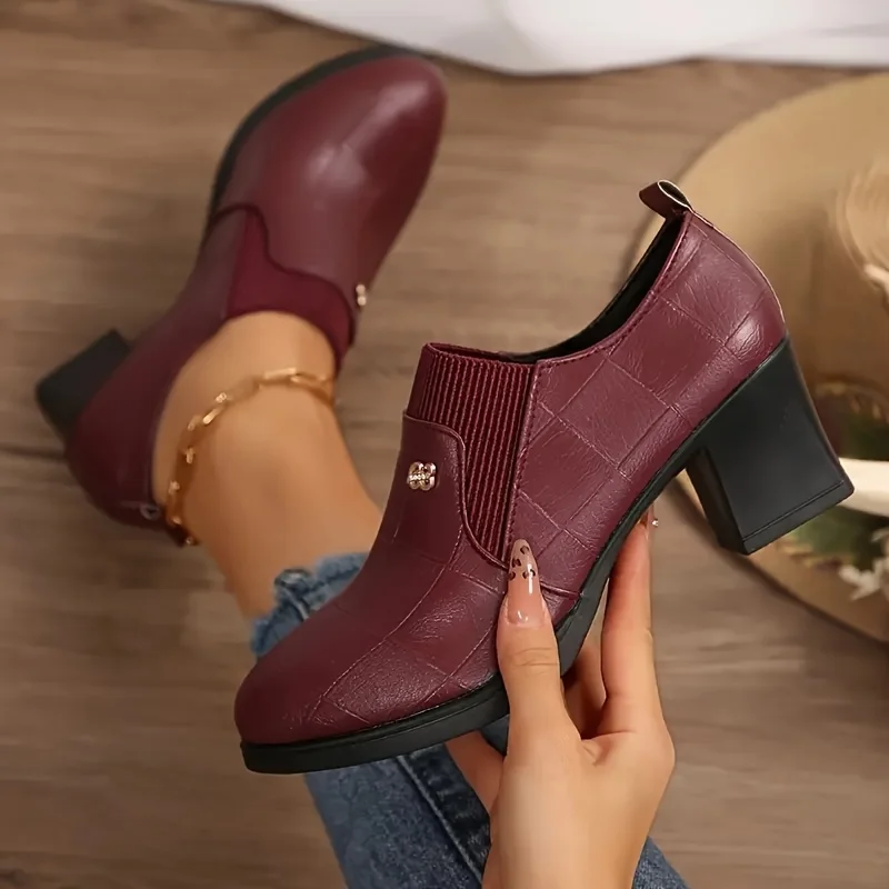 Sepatu Wanita Hak Tebal Musim Gugur 2025 - Kulit Lembut, Ujung Tertutup, Model Slip-On, Warna Burgundy, Anti Selip, Nyaman untuk Kerja Kantor