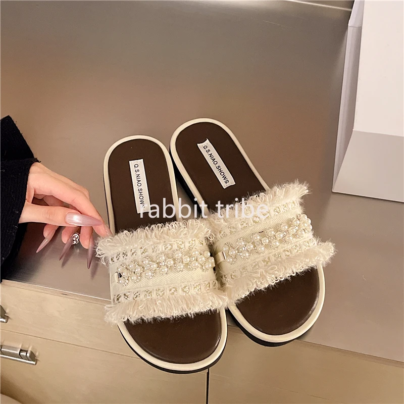 

Waterproof Platform Fish Mouth Women's Shoes New Style Luxurious Fluffy Flat Slippers with Rhinestone Decoration Women's Sandals