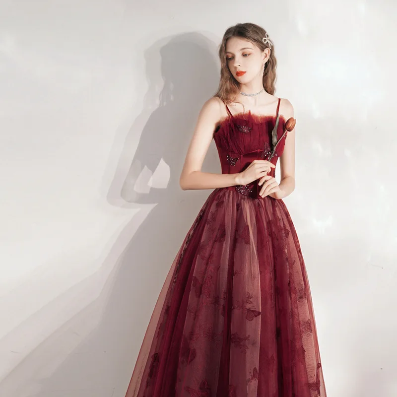 

New burgundy halter neck Evening dresses elegant long embroidered evening dress Vestidos de noche juveniles robe longue rouge