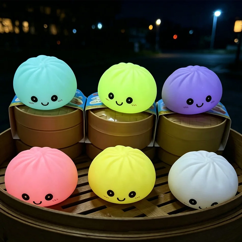 Kawaii Dampfnudel LED-Nachtlicht Niedliche Dumpling-Squishy-Figur aus Silikon mit Farbwechsel Dekorative Schlafzimmerbeleuchtung Geschenk für Kinder