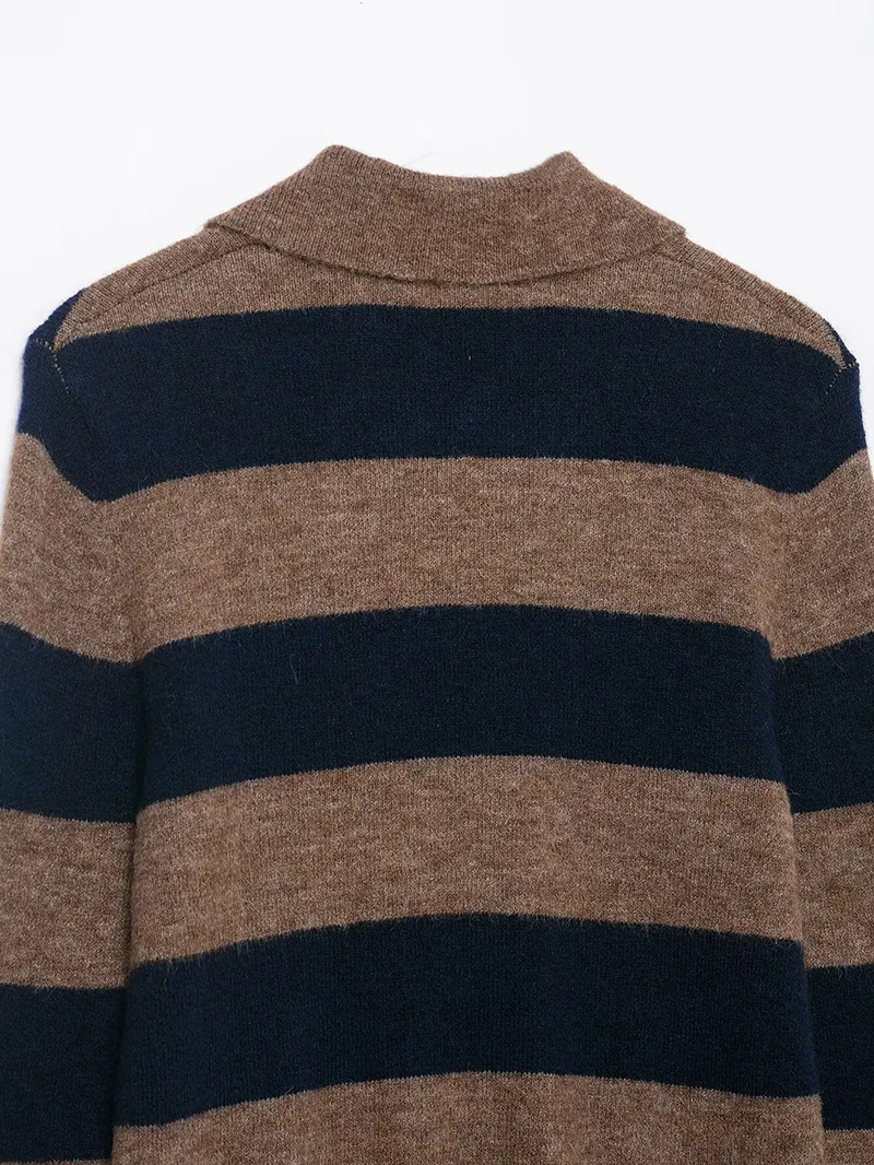 Elegancki sweter damski w paski z dzianiny, casualowy, z kołnierzykiem polo, z długim rękawem, zapinany na jeden guzik, sweter wkładany przez głowę, odzież dzianinowa damska na jesień i zimę.