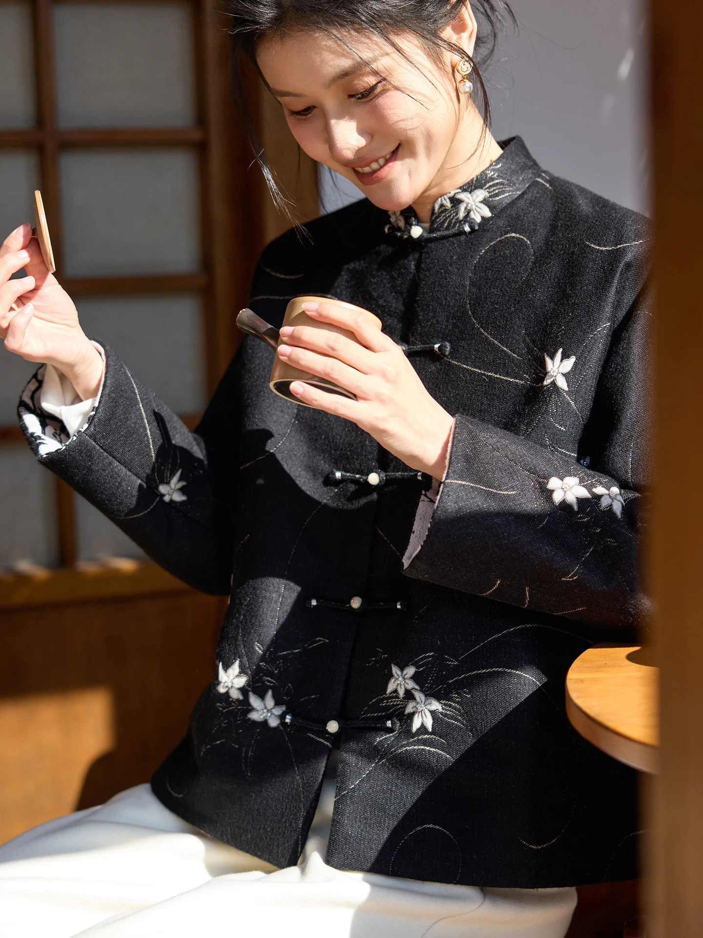 

Новая женская зимняя куртка Feitang с цветочной вышивкой и бисером, в китайском ретро-стиле, с воротником-стойкой, из хлопка