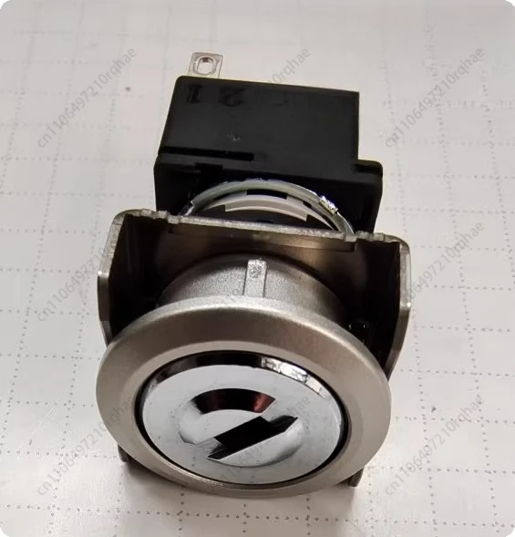 

3-Position Key Switch - DPDT Contact, 6-Pin Solder Terminals, Universal for Industrial Controller