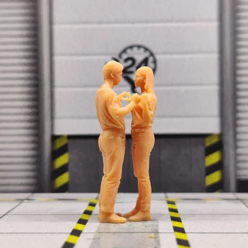 1/64 1/50 Modell Harz im Maßstab 1/43 von Angesicht zu Angesicht Vergleich zwischen Männern und Frauen ungefärbtes Miniatur-Diorama hand bemalt s905