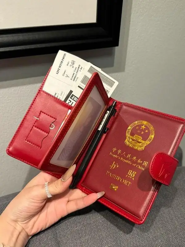 

Travel Anti-Theft Card Holder Passport Wallet in One Document Boarding Pass Storage Bag Leather Clutch for Young Men And Women