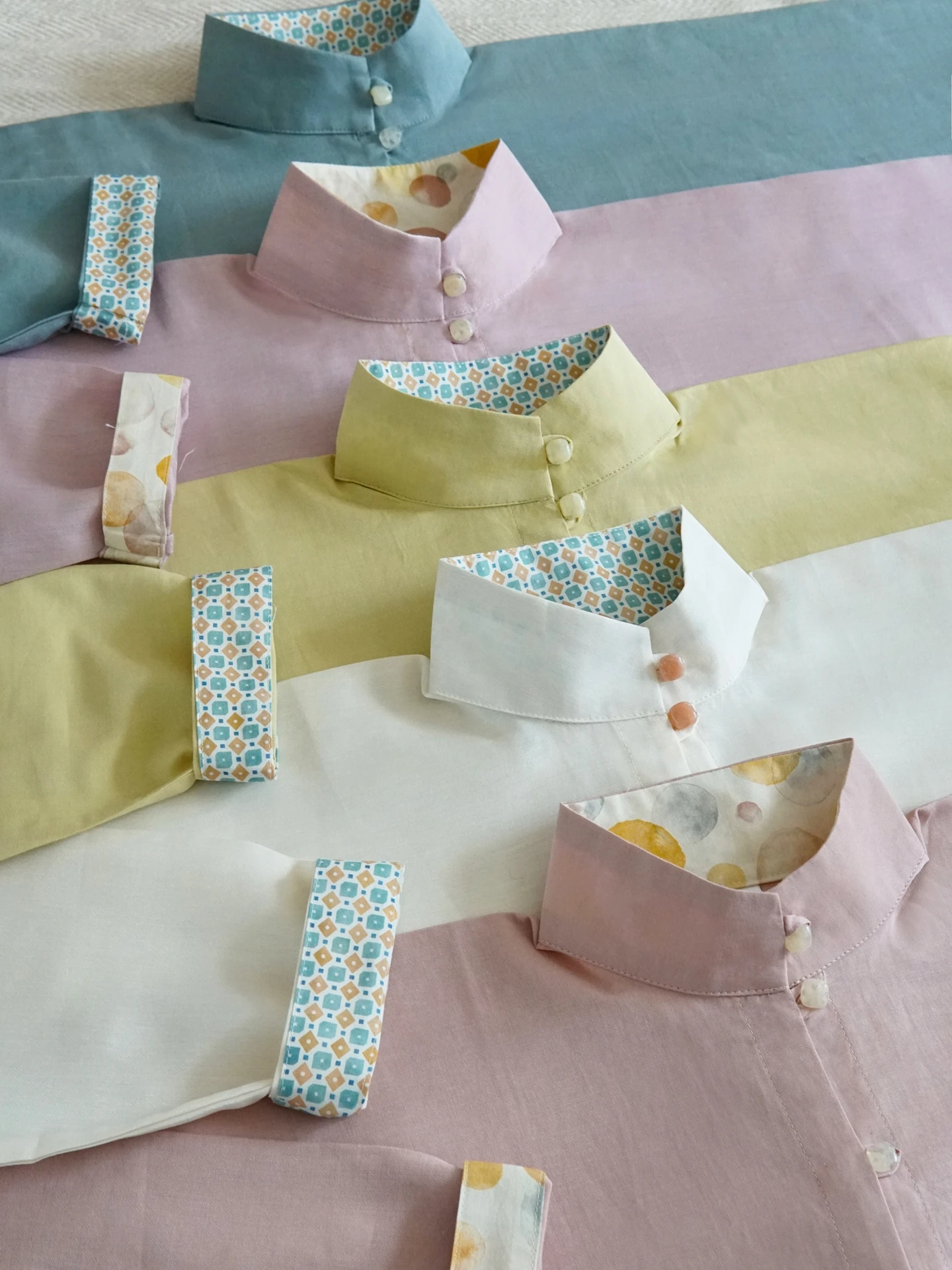 

Хлопковая ортоут с воротником-стойкой и пуговицами спереди, длинная традиционная ханьфу Dongdufu, оригинальная повседневная сумка с бантом, све