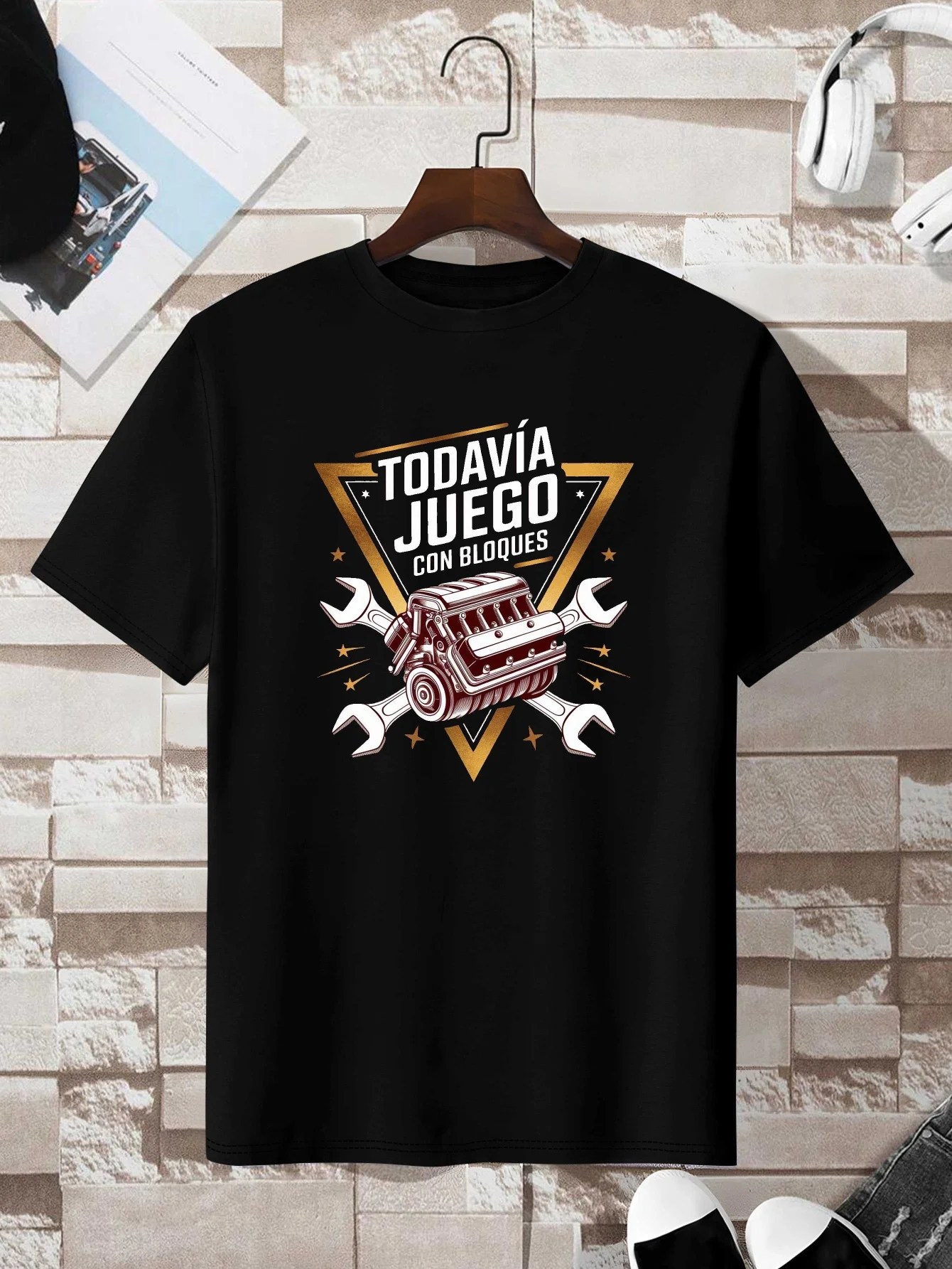 

Retro Automotive "TODAVIA JUEGO CON BLOQUES" Engine Block Art T-Shirt 100% Cotton O-Neck Short Sleeve Summer Casual Mens T-shirt