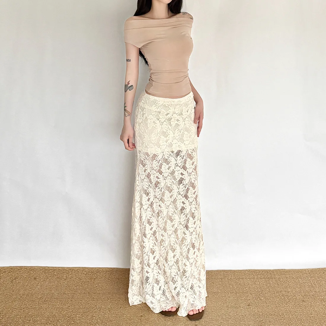 กระโปรงครึ่งตัวแฟชั่นลำลองสำหรับผู้หญิง สีพื้นเรียบง่าย แต่งลูกไม้ ทันสมัย ใส่ได้หลายโอกาส ช่วยให้ดูผอมเพรียว