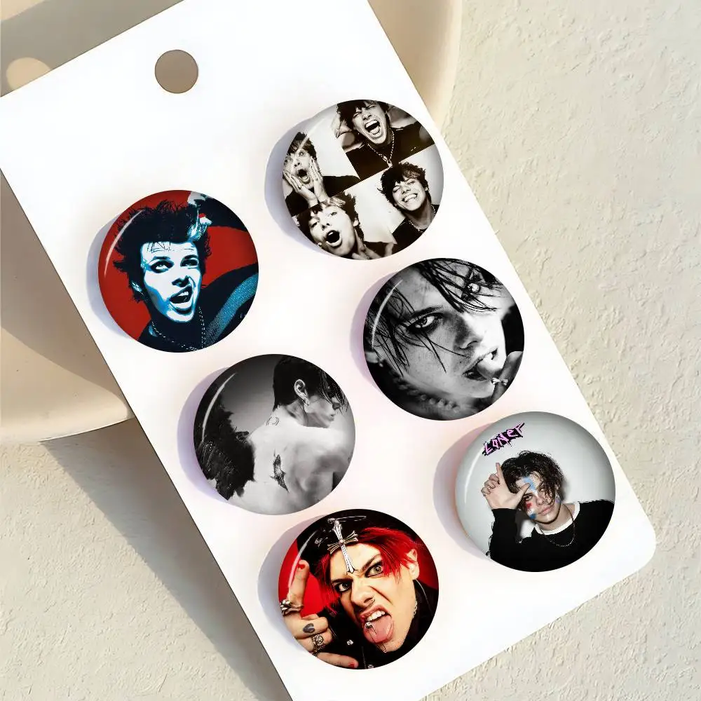 Pin de solapa creativo de hojalata con icono de animal de Singer YUNGBLUD, insignia para mochila, accesorio.