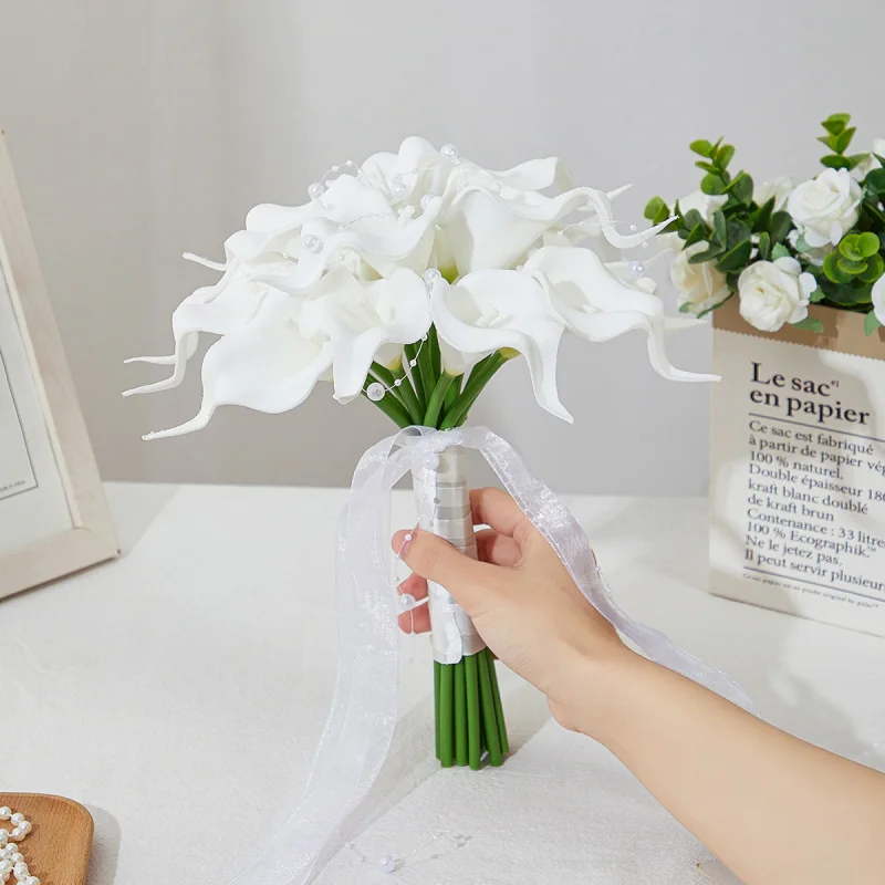 

Artificial Calla Lily Bridal Bouquet White Wedding Hand Flower Real Touch Latex Flower with Pearl Ribbon for Wedding home decor