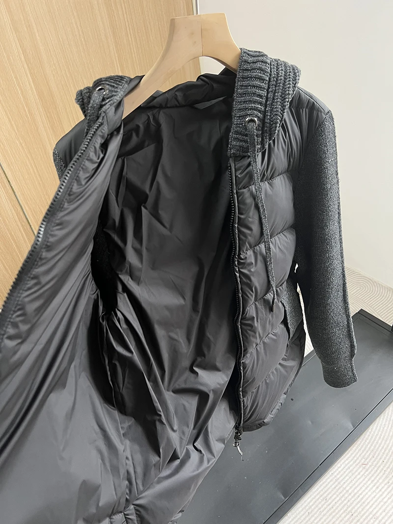 Piumini invernali con cappuccio con maniche in giunture nuove lavorate a maglia Piumino da donna in piumino d'anatra bianco leggero Versatile cappotto corto nero