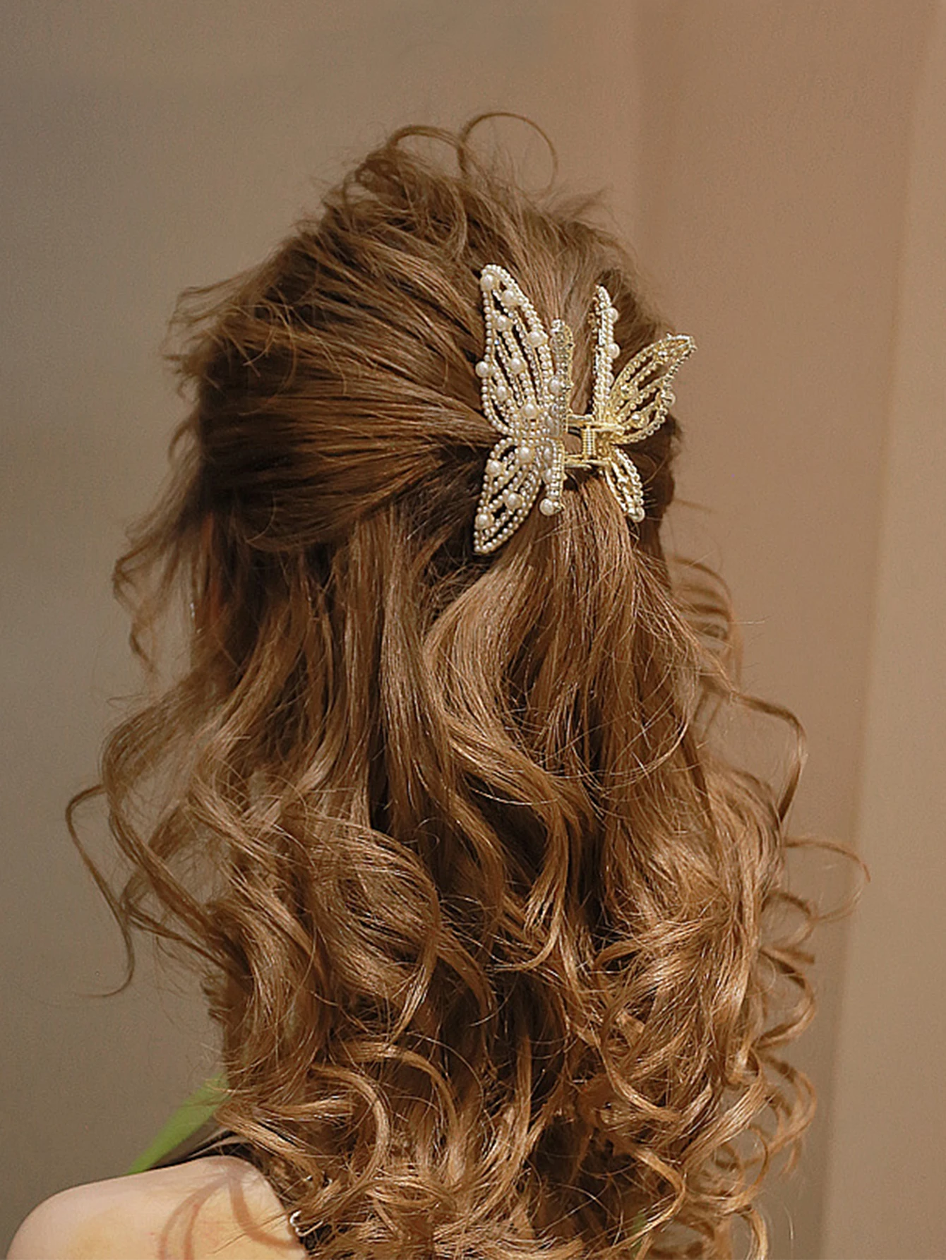 1 шт. модные инкрустированные бриллиантами бабочки с вырезами для волос когти для женщин аксессуары для волос