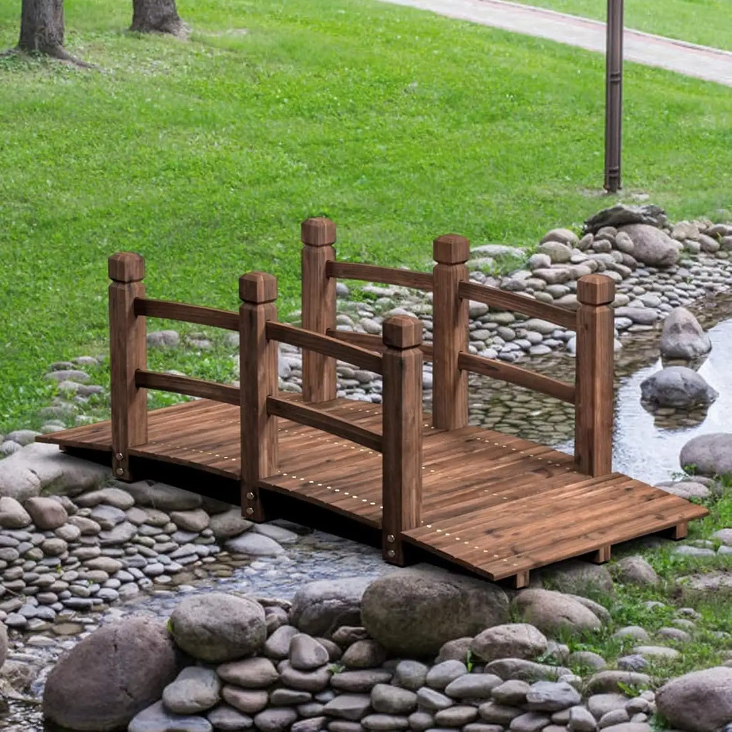 

5FT Wooden Garden Bridge, Stained Wood Arc Footbridge with Railings, 400 lbs Capacity, Decorative Pond Bridge for Outdoor Garden