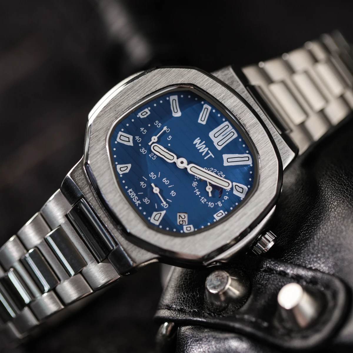 

2025 новые квадратные роскошные мужские часы, водонепроницаемые люминесцентные часы из нержавеющей стали с датой, деловые спортивные кварцевые часы, мужские