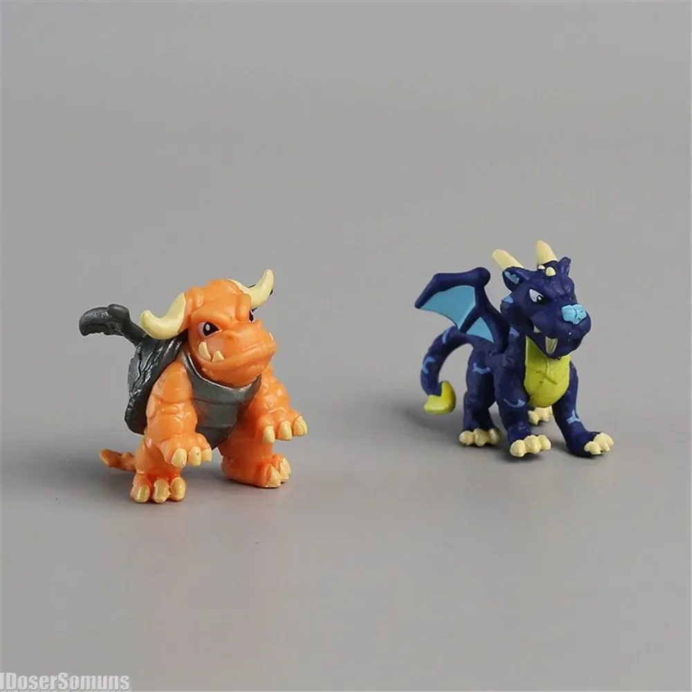 Małe ozdoby Miniaturowe modele Lalki Różne dinozaury Małe luksusowe latające zwierzęta Kreskówka Anime Nowoczesne dekoracje