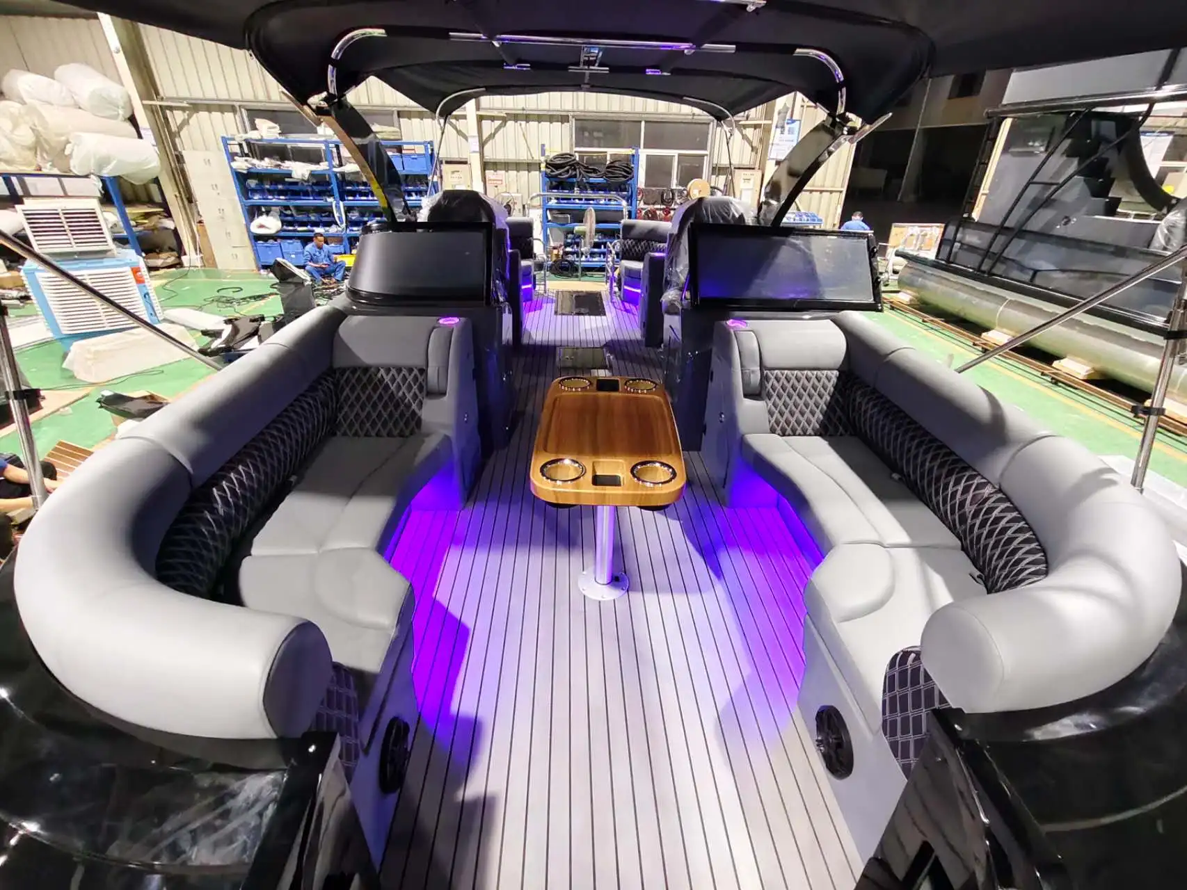 وصول جديد أفضل سعر 22ft الألومنيوم الرياضة نموذج قارب عائم فاخر مع محرك مزدوج ومقطورة الترفيه الأسري للبيع