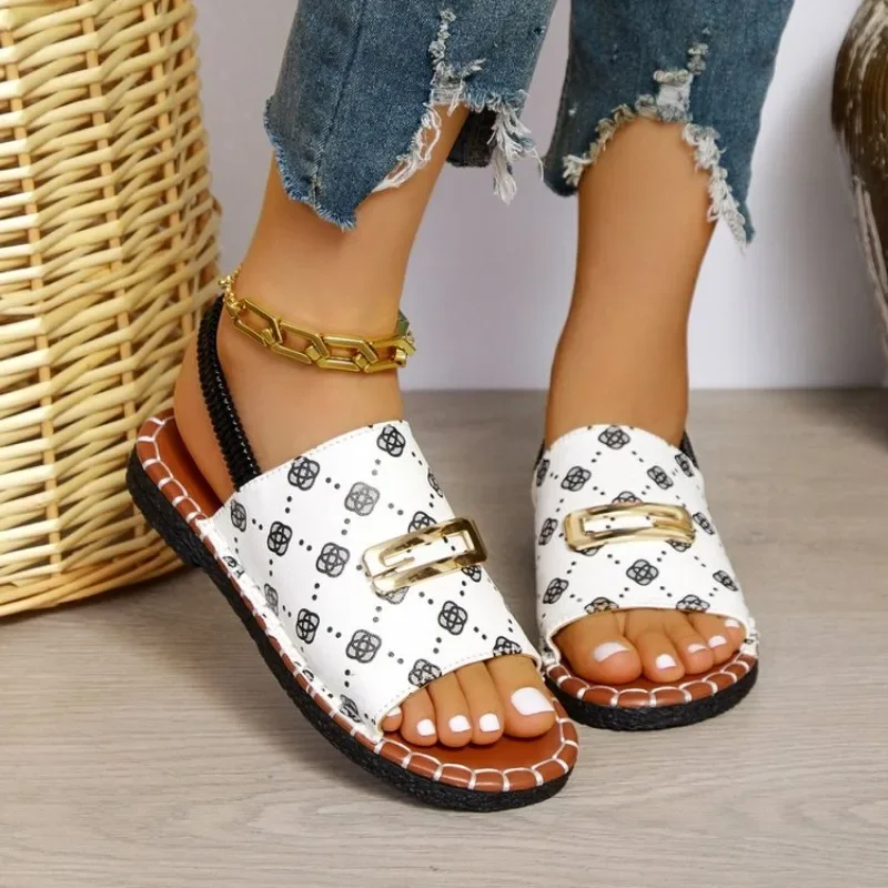 Women Casual Beach Luxury Sandals Lightweight Summer New Fashion Outdoor Flat Sandals Women Open Toe Anti-slip Designer Shoes image 5