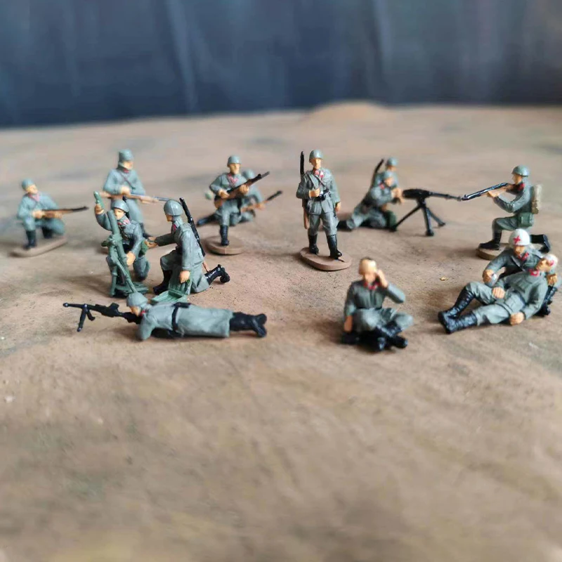 

Масштабные фигурки итальянских солдат пехоты 1:72 из смолы, 14 штук, подходят для сцен с танками на песочном столе, коллекционные декоративные подарки для демонстрации