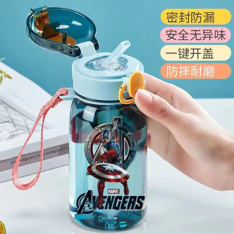 Marvel-taza de agua deportiva para niños, vaso de paja de plástico de alta temperatura, resistente a caídas, creativo, los vengadores, Spider-Man, Iron Man