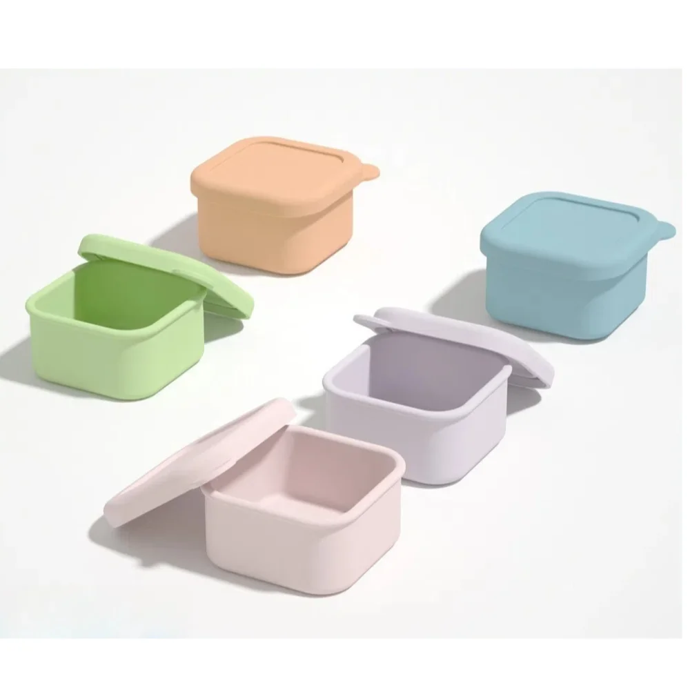 Neue weiche Silikon-Eiswürfelform, versiegelt, auslaufsicher, Gefrierschrank-Tabletts mit Deckel, Lebensmittelbehälter, Kinder-Bento-Box für Reisen im Freien