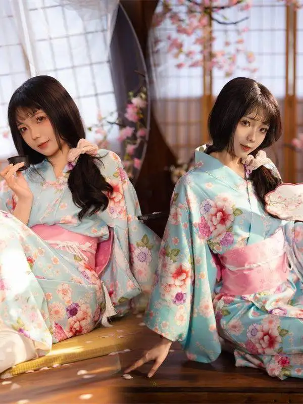 

Traditional Kawaii Japanese Kimono Women's Fashion Beauty Restaurant Authentic Costume Polyester Material Online Exclusive