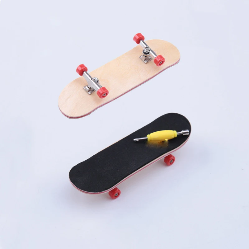 Mini Fingertip Maple Skateboard Supporto oscillante Novità Giocattolo Doppio Buckboard Gioco da tavolo per interni Giocattoli Giocattolo interattivo per bambini