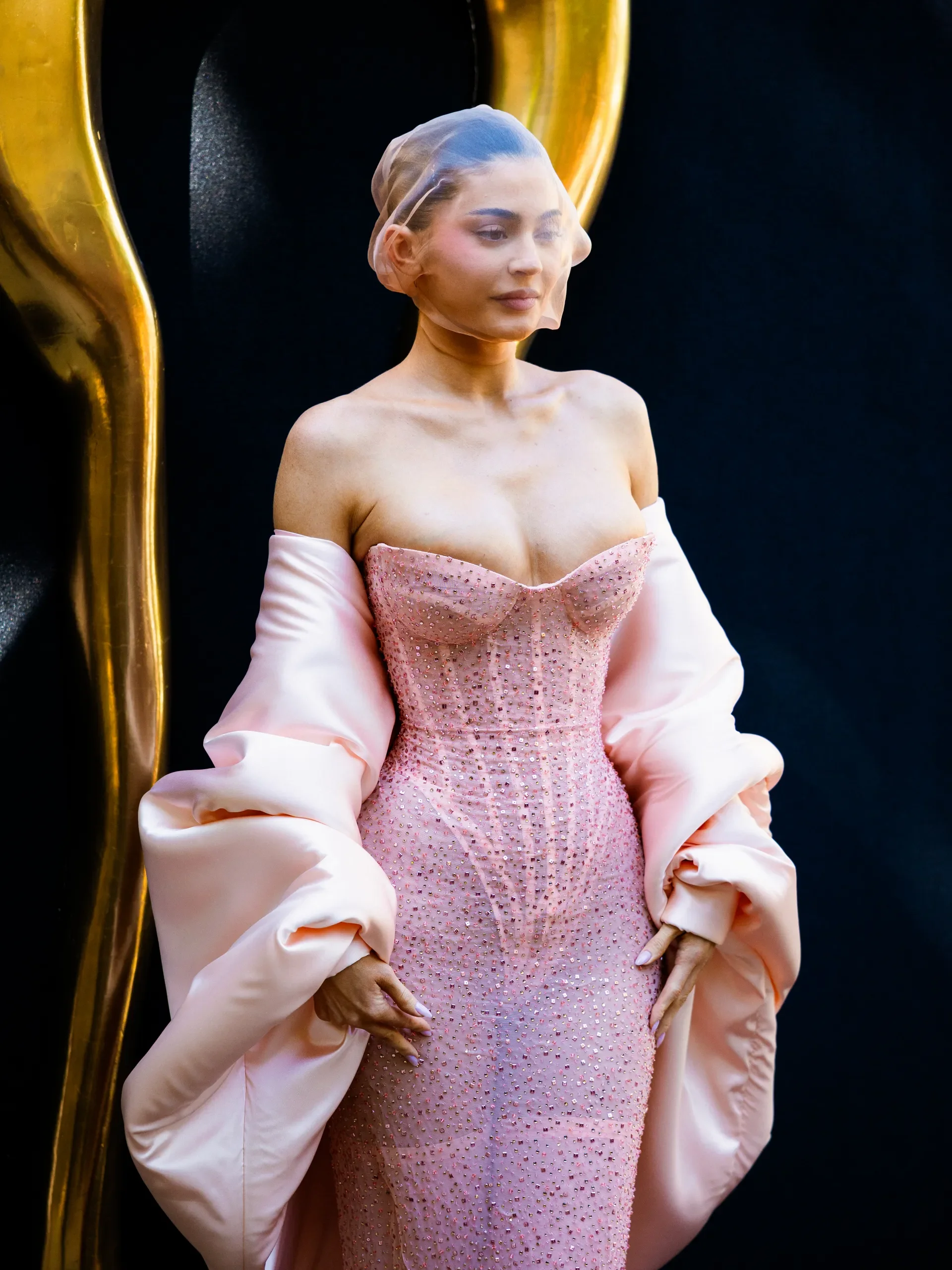 Abiti rosa donne di lusso 2024 autunno abito da sera di alta qualità abito da ballo Sexy senza spalline vedere attraverso abiti da festa abiti