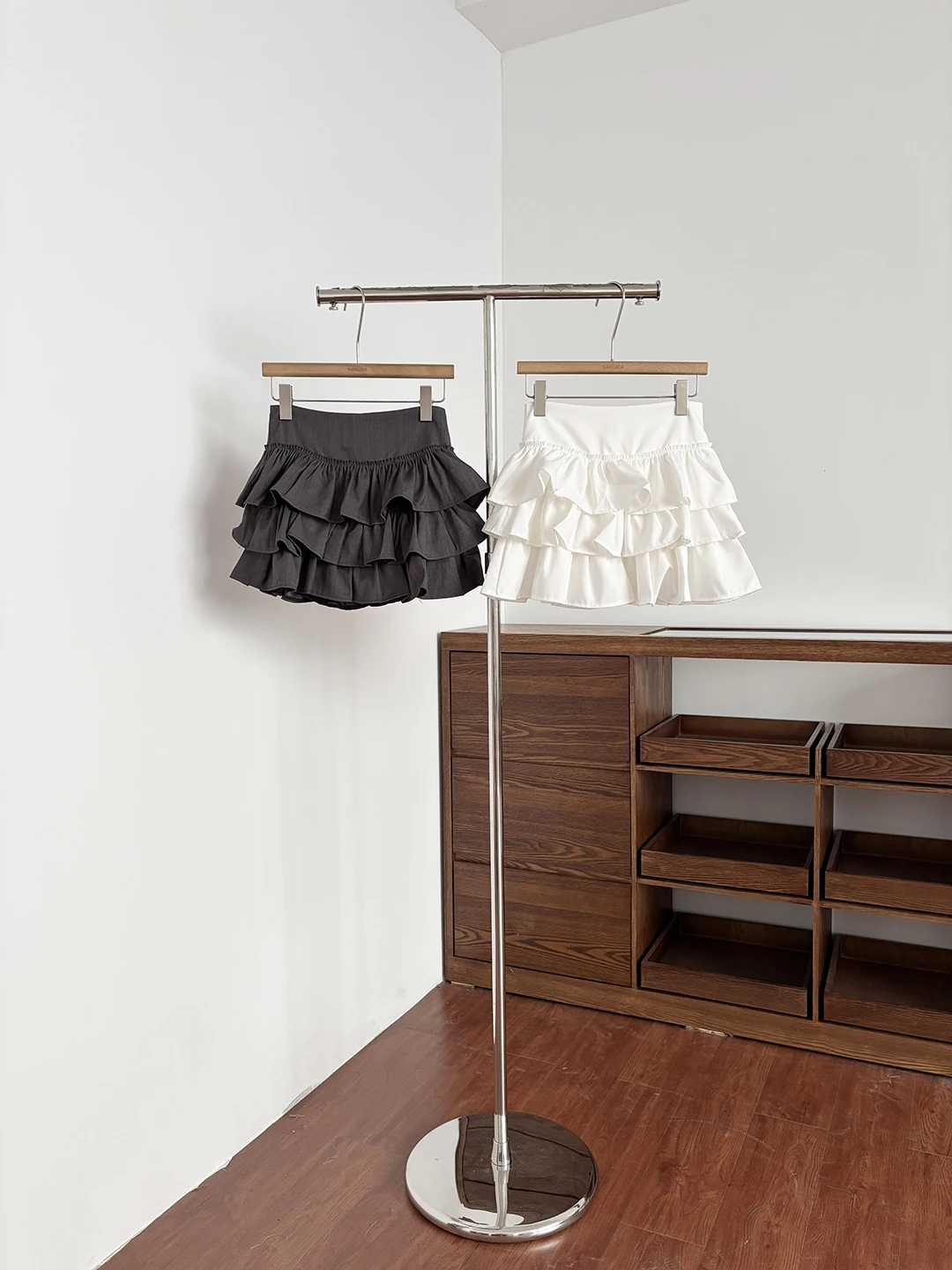 

Sweet Anti-Light High Waist Short Cake Skirt for Women with Lace Design Polyester Fiber Standard Fit 2026 Summer New Style