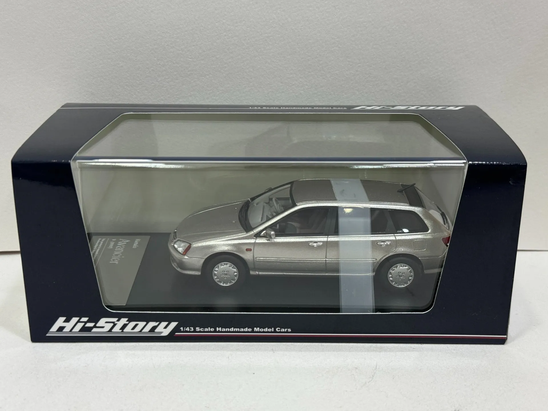 

Diecast HI Story 1/43 Scale Honda Avancier Resin Car Model Collectible Toy Gift Souvenir Display Ornament