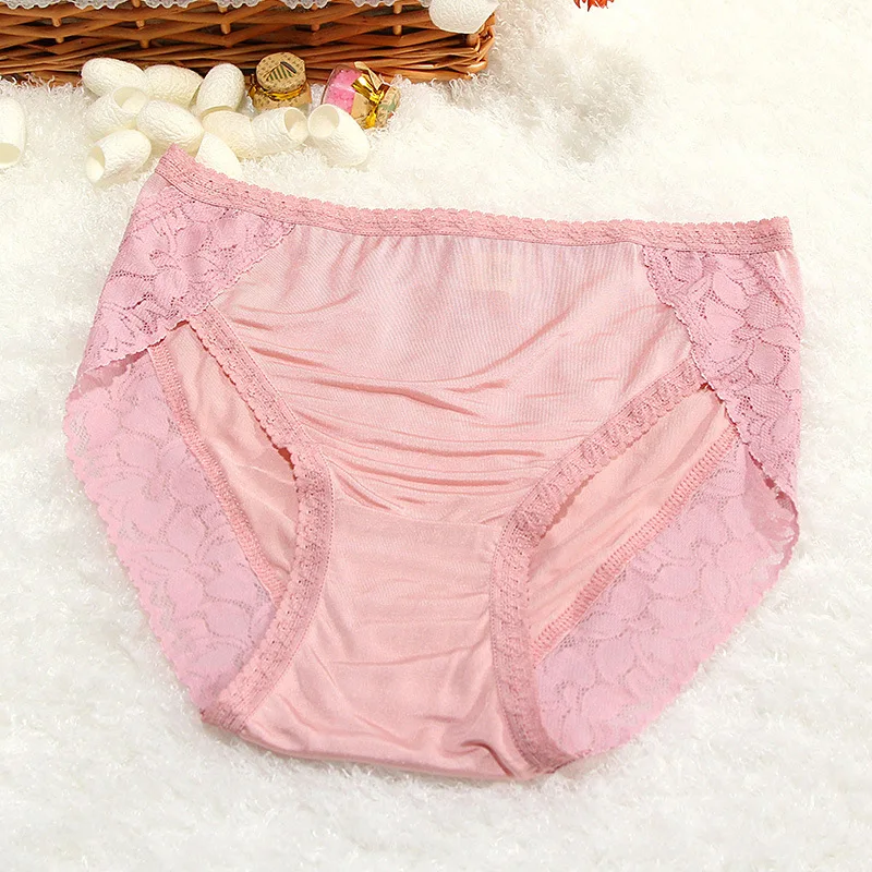 Birdtree 2pcs/lot Women Panties 100% Mulberry Silk Lining Piping Sexy Middle Rise Lace Briefs Health New Everyday Wear U34619M