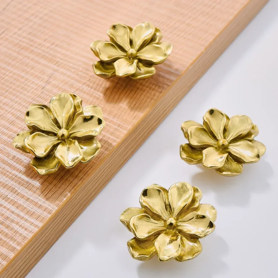 

Nordic Brass Flower Knobs and Handles for Drawers Golden Knobs and Decorative Handles Furniture Handles for Children Cabinet