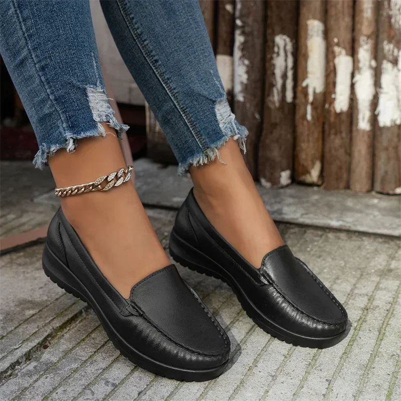 

Новинка 2023 года, летние стильные лоферы на плоской подошве, женские модные удобные толстые износостойкие и элегантные одношаговые женские туфли на подошве