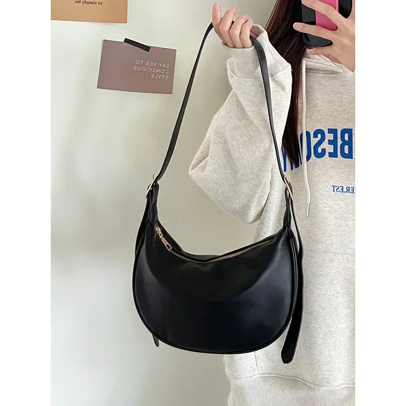 

Textured Niche Small Bag Women's 2023 New Fashion Casual Black Shoulder Messenger Bags Versatile Dumpling bolsa feminina