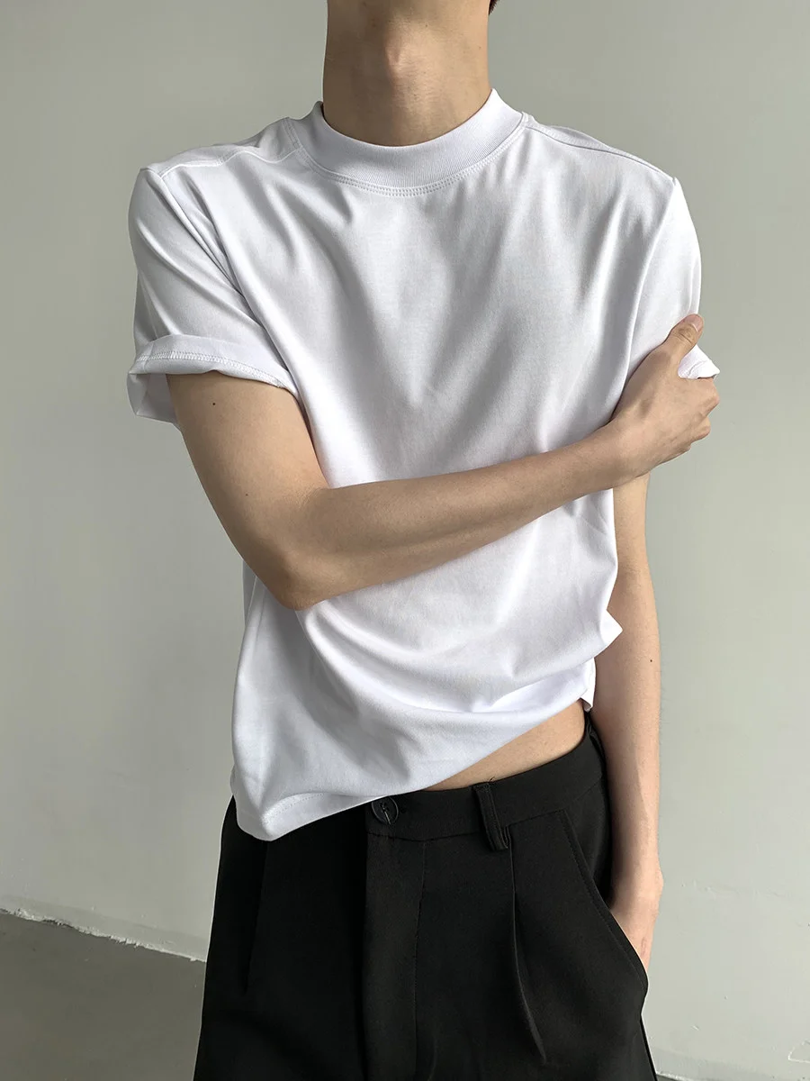 Solid color short-sleeved shirt,perfect for summer wear, versatile style, simple and breathable, suitable for various occasions.