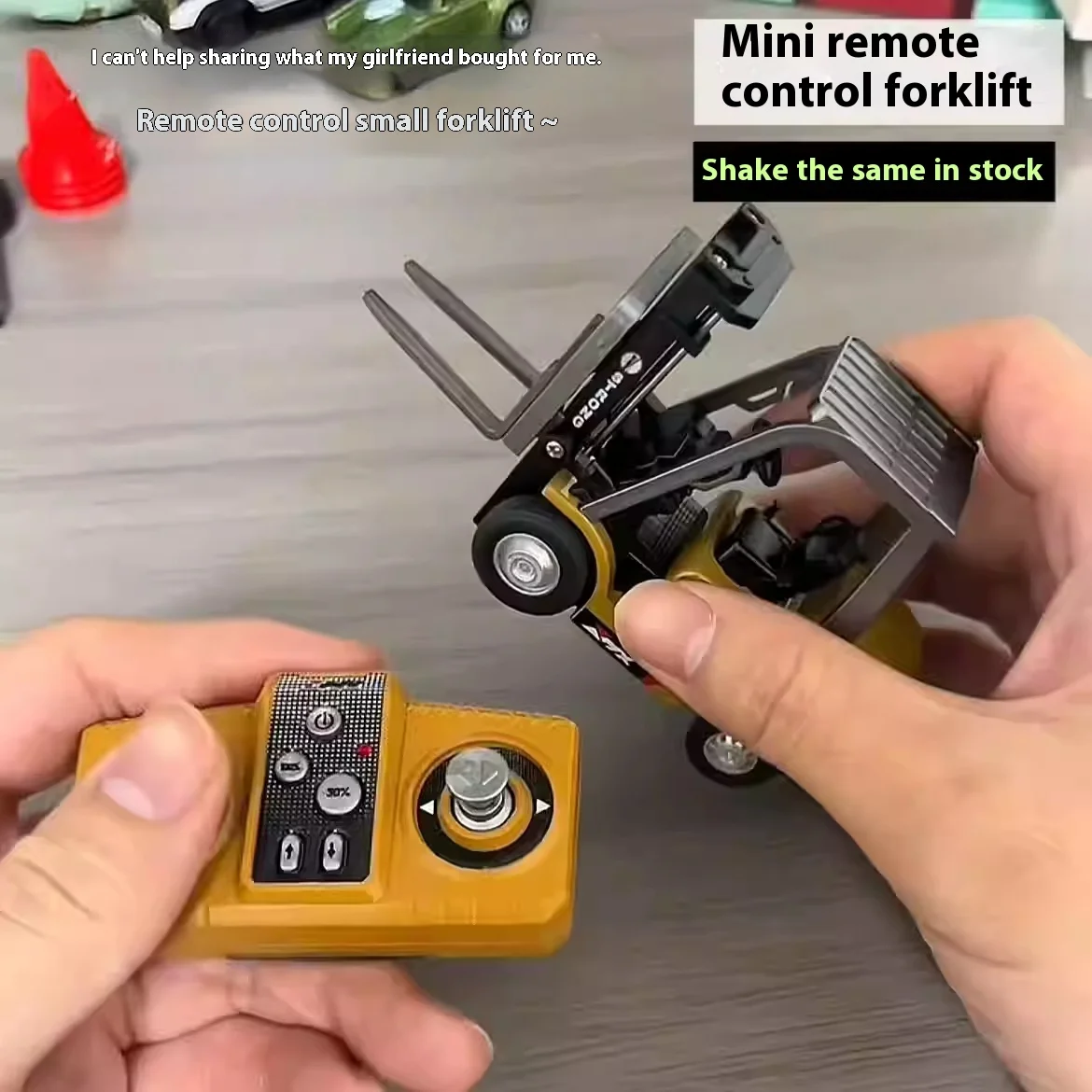 

In Stock 1/64 Remote-controlled alloy forklift Engineering vehicle Tabletop toys Model Collection Gift For Boys