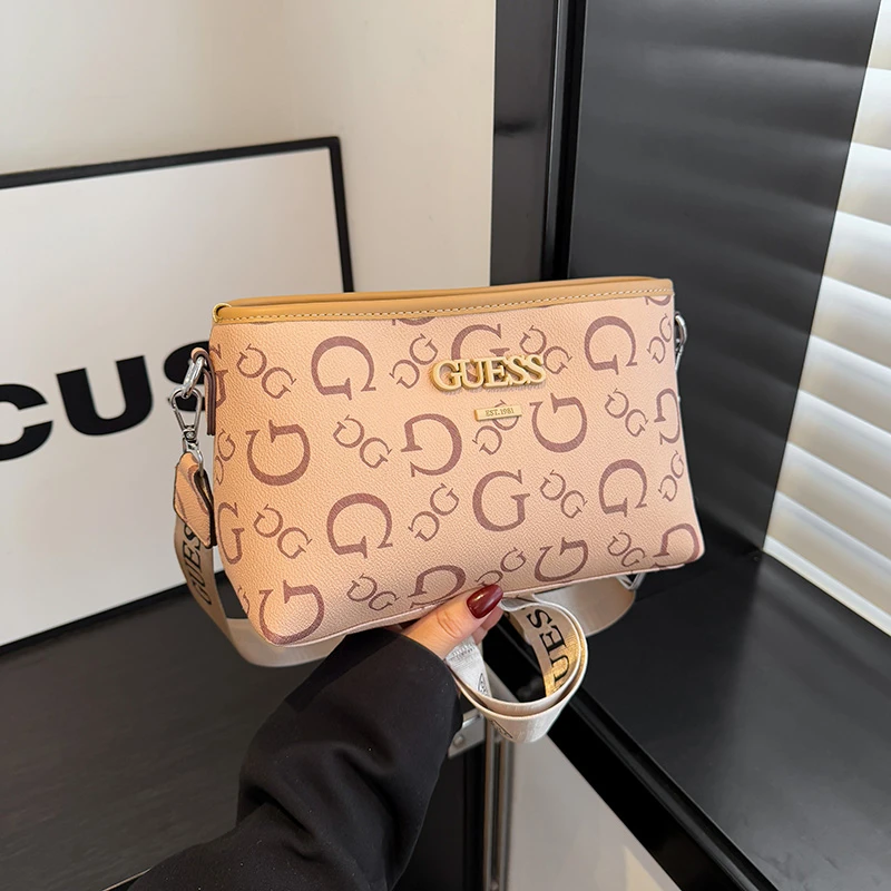 

Fashion-Forward Square Crossbody Bag Luxury Women's Vintage Leather Purse With Unique Star-Embossed Texture