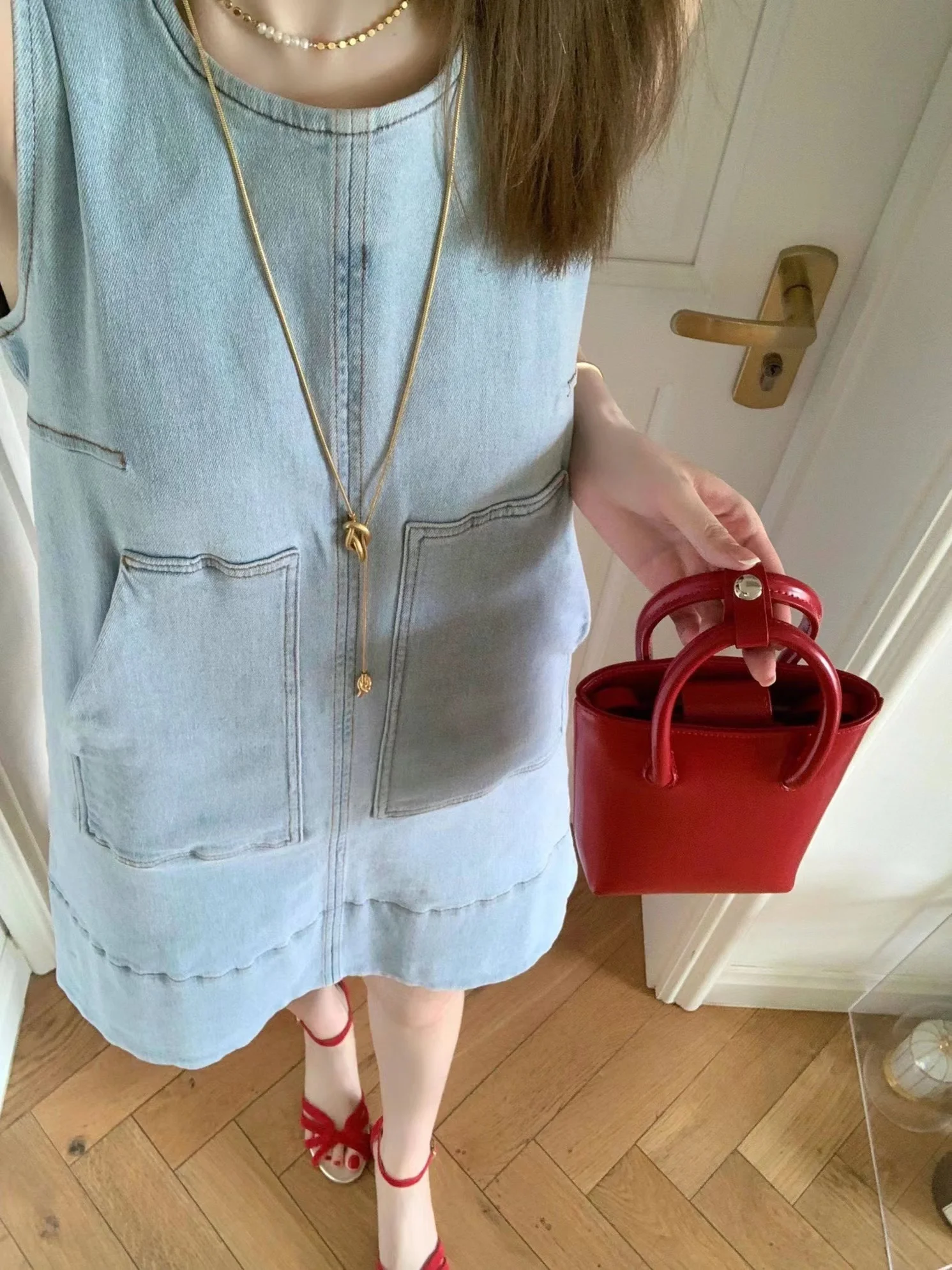 Summer New Simple Fashion Loose Korean Small Sweet Thin Appears Round Neck Sleeveless Straight Vest Light Blue Denim Dress Z484