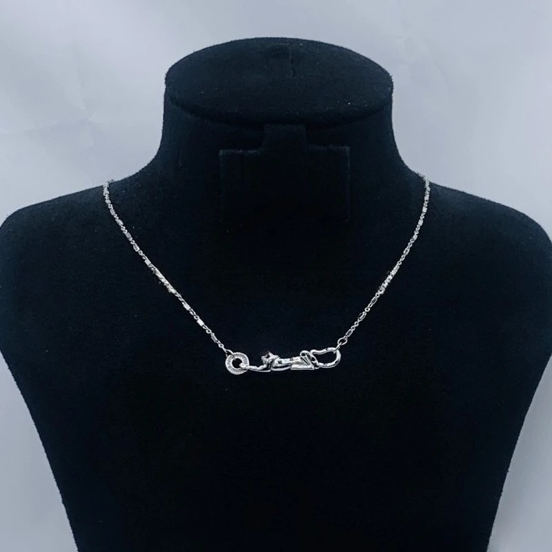 2025 قلادة جديدة عتيقة على شكل الفهد الاستبداد مناسبة للاستخدام اليومي