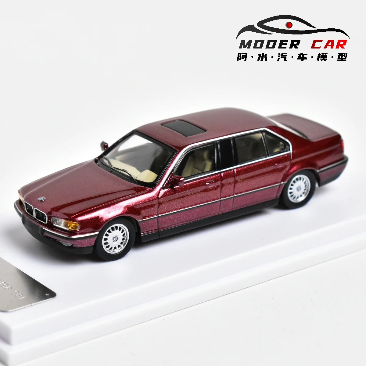 DCM 1:64 E38 7-Series L7 Diecast Model Car