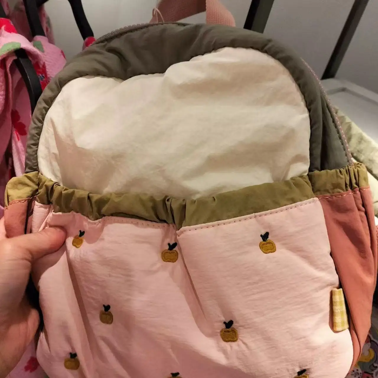 Mochila de hombro personalizada para niños, Mini bolso de viaje ligero con bordado de manzana bonito a juego, para guardería