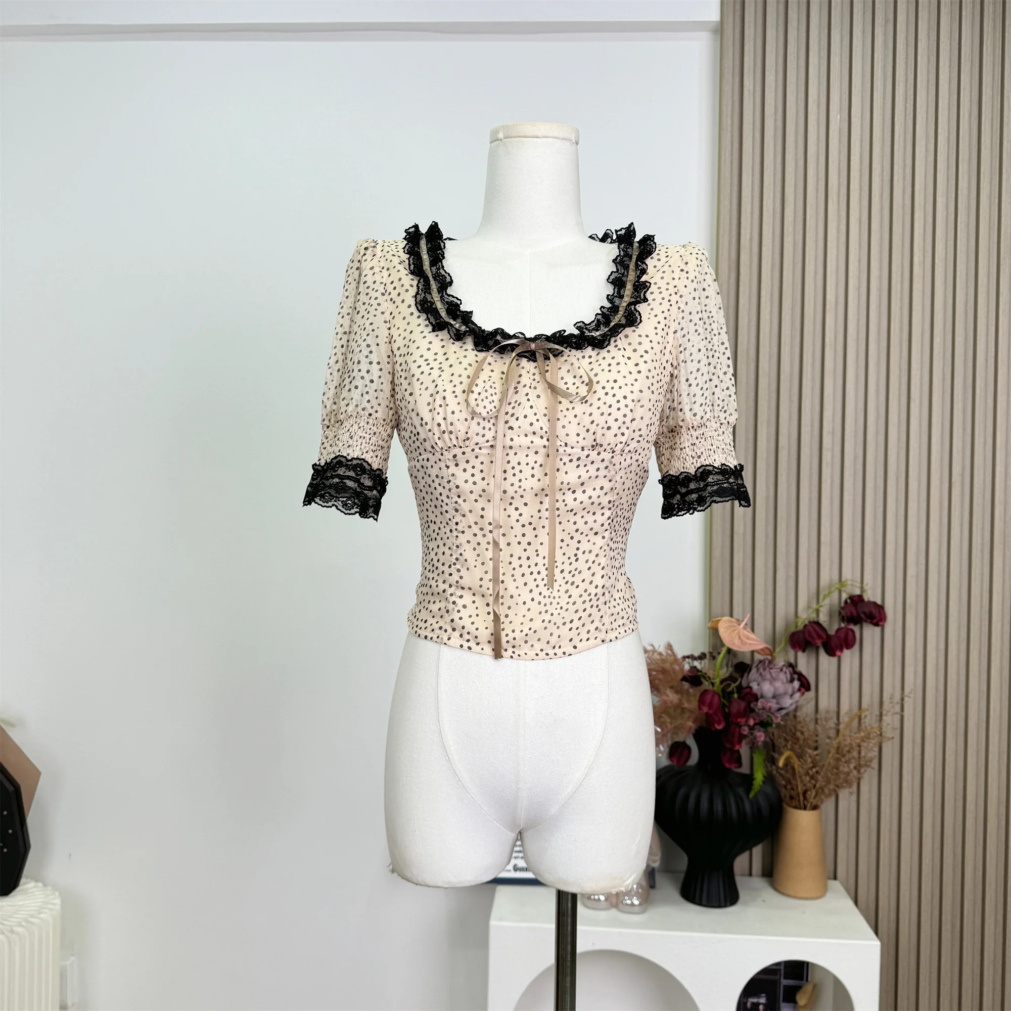 

Polka Dot Lace Trim Short Fit Summer Shirt for Women Square Collar Design Sensation Chiffon Top Blouse for Women