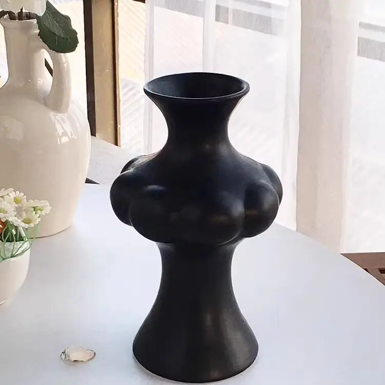 Nordic-style Black Ceramic Vase with Unique Decorative Shape As A Table Ornament Home Decor Blumen Vase Room Decor