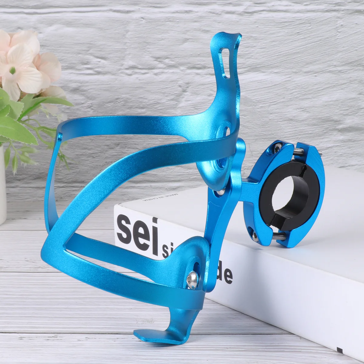 1Pcs Water Bottle Holder Aluminum Alloy Bike Kettle Rack Sturdy Lightweight Cycling Accessory Blue Easy Install