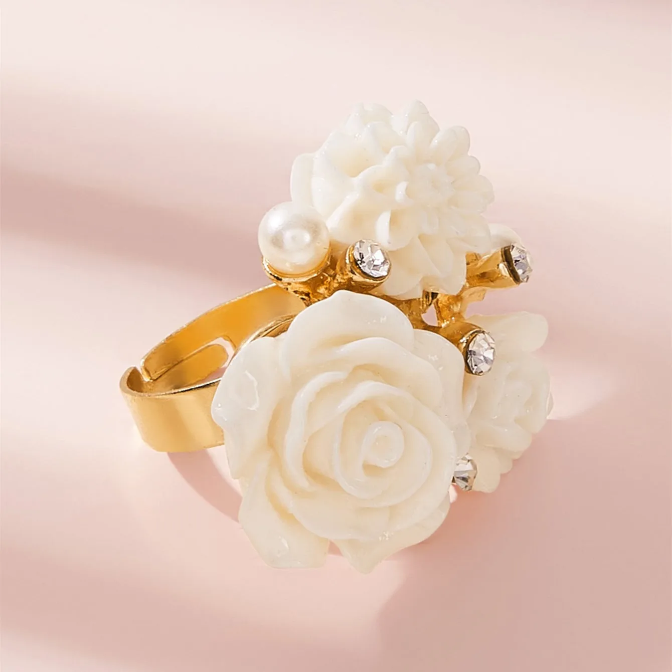 2022 New Elegant White Resin Camellia Rings For Woman Korean Fashion Flower Jewelry Party Girl\'s Sweet Rings Accessories