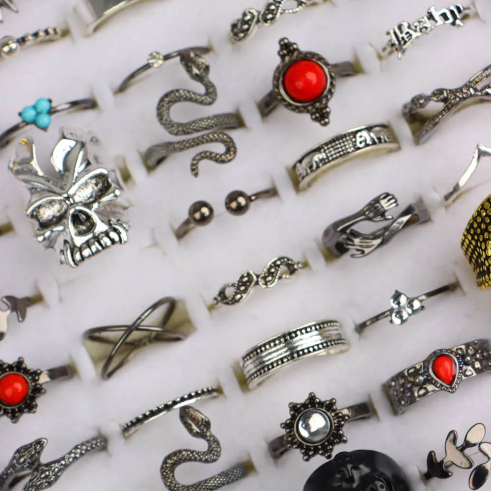 20/30/50 قطعة/الوحدة جديد خمر شخصية الموضة الشرير الجمجمة خواتم للنساء الرجال مزيج نمط الهيب هوب مجوهرات اكسسوارات هدايا الحفلات