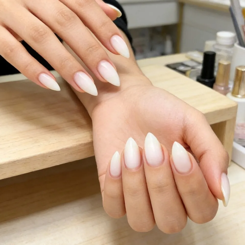 

Shiny Natural Press On Fake Nail With Glue Sticker Artificial Short Stiletto False Nail DIY Manicure Accessory